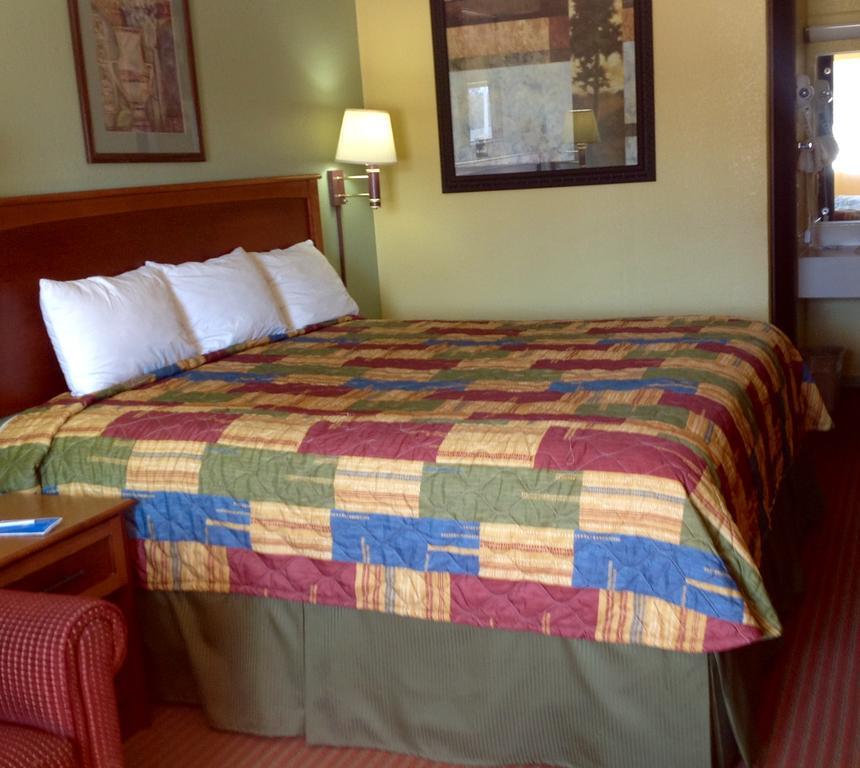 Rodeway Inn Concordia Εξωτερικό φωτογραφία