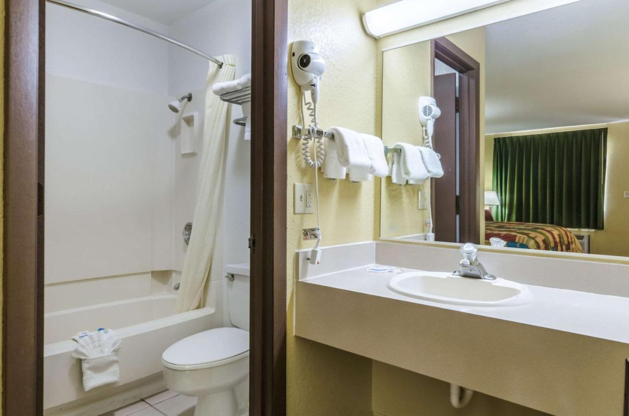 Rodeway Inn Concordia Εξωτερικό φωτογραφία